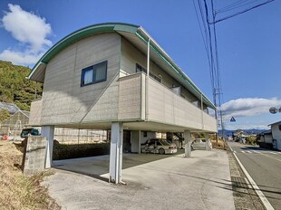 グリーンハイツ (岡豊町)の物件外観写真